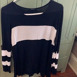 Black long sleeve shirt with white blocking